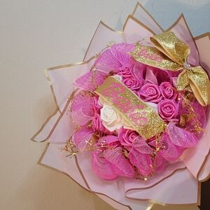 Elegant Pink and Gold Floral Bouquet